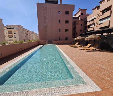 4 room luxury Flat for rent in Benalmádena, Spain - Photo 2