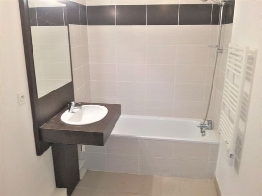 Location Appartement 2 pièces 42m² SORGUES 84700 - Photo 1