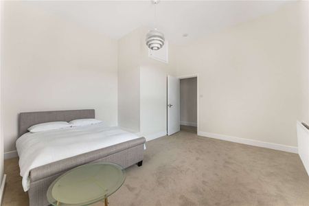 Large fully refurbished one bedroom apartment on popular Upper Street. - Photo 5