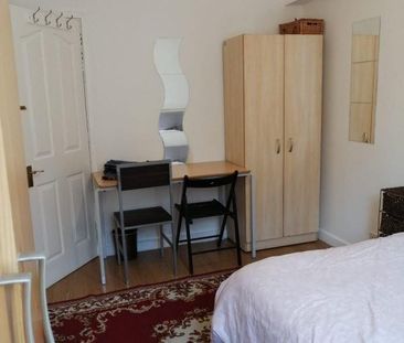 1 bedroom in a house share to rent - Photo 4