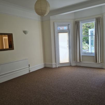 Downsview, Old Orchard Road, Eastbourne - Photo 1