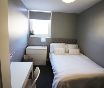 Flora Street, Cathays - Photo 2