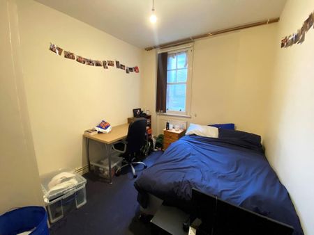 5 bedroom flat to rent - Photo 4