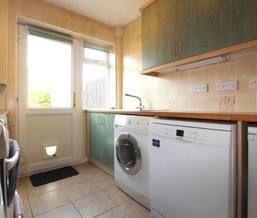 Lillibrooke Crescent, MAIDENHEAD - Photo 2