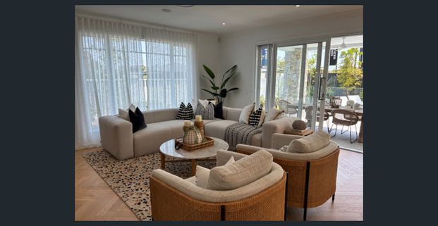 Luxury Brand-New Metricon Home with Pool - Photo 1