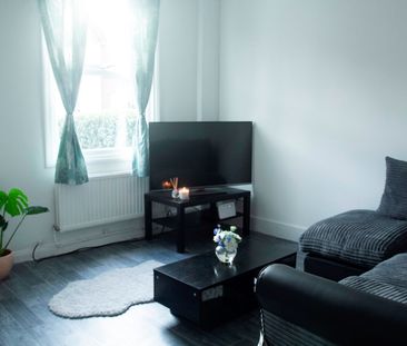 3 Bed Terraced House, Liverpool Road, RG1 - Photo 4