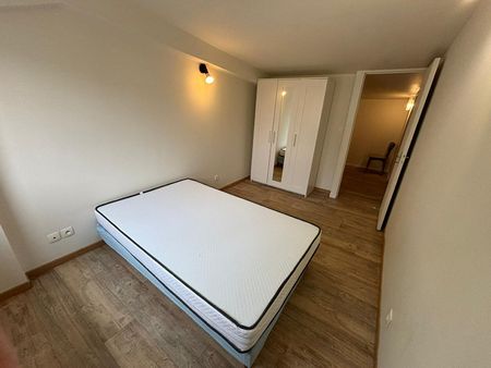 Appartement à louer - REIMS- COURLANCY- SACRE COEUR- - Photo 2