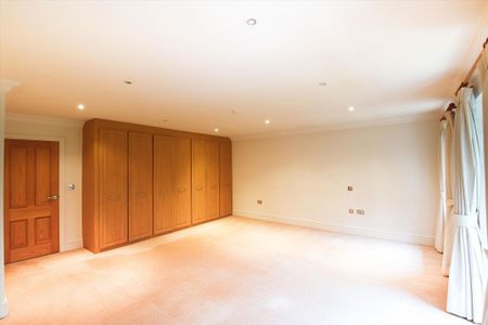 4 bedroom detached house to rent - Photo 3