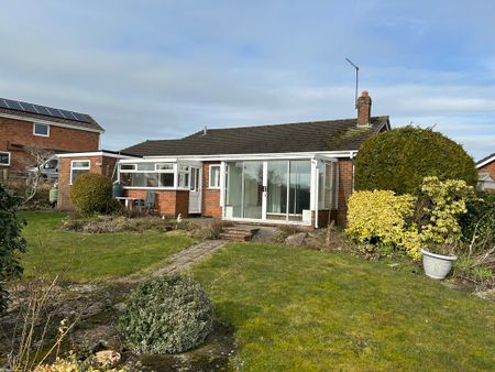 3 bedroom detached bungalow to let - Photo 5