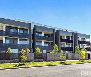Ground Floor 2 Bedroom, 2 Bathroom Apartment With Private Deck! - Photo 2