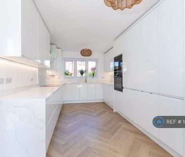 4 bedroom detached house to rent - Photo 5