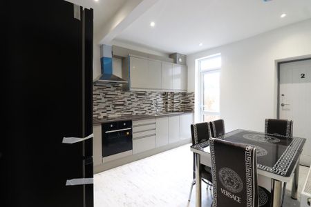 5 bedroom terraced house to rent - Photo 5