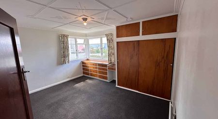 Charming 3BR Home in Maori Hill - Photo 4