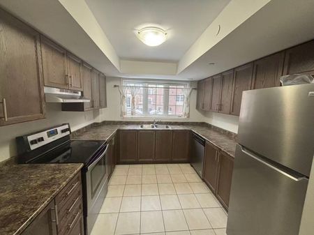 For Lease - 38 Filly Path, Oshawa, Ontario - Photo 5