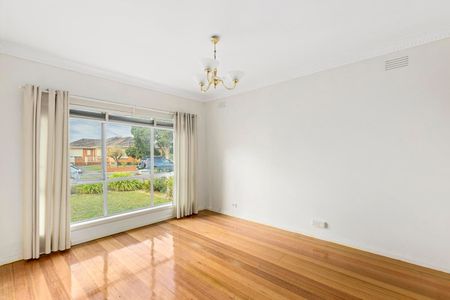 52 Lindenow Street, Reservoir VIC 3073 - Photo 5