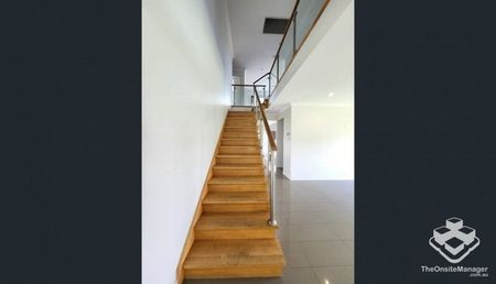 Modern 4-bed family home with media room & multiple living zones â minutes to Garden City Available 26 Nov 2025! - Photo 2