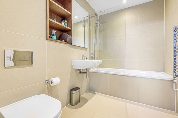 Tizzard Grove, London, SE3 - Photo 1