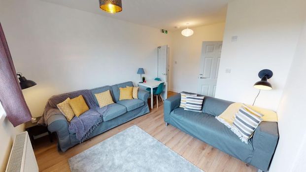 1 bedroom in a house share to rent - Photo 1