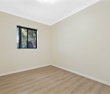 Bright & Spacious 4-Bedroom! - Photo 1