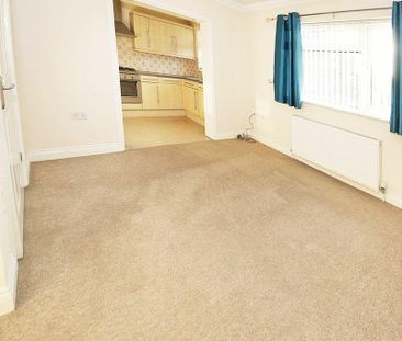 2 bedroom maisonette to rent - Photo 2