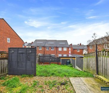 2 bedroom semi-detached house to rent - Photo 6