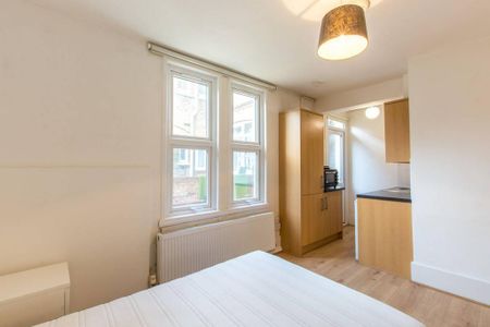 Studio to rent - Photo 2