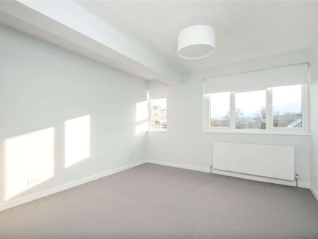 Fairburn Court, St. John's Avenue, Putney, London, SW15 2AU - Photo 4