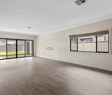 Sophisticated Comfort and Ample Space - Photo 1