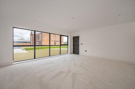 5 bedroom detached house to rent - Photo 3