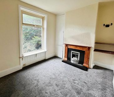 2 bedroom end of terrace house to rent - Photo 2