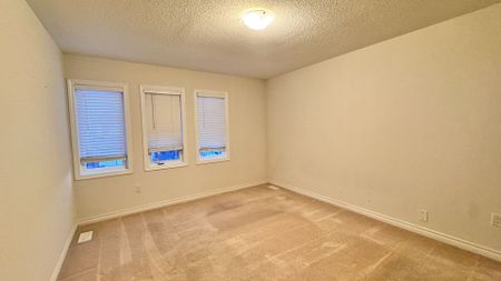 For Lease - 27 Palace Street, Thorold, Ontario - Photo 5