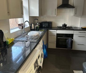 4 bedroom house of multiple occupation to rent - Photo 4