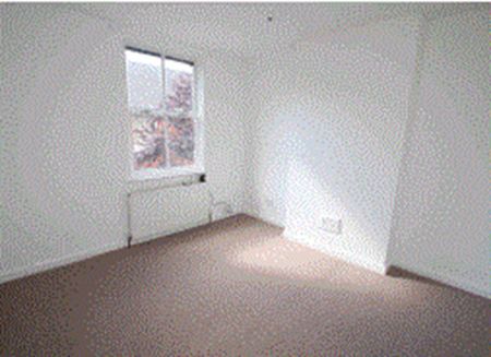 2 Bed Terraced House, Stanley Avenue, NG7 - Photo 2