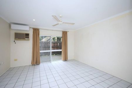 Fully Air Condiitoned Townhouse - Gated Complex - Pool - Photo 5