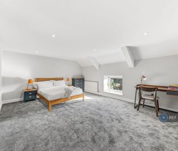 1 bedroom in a house share to rent - Photo 6