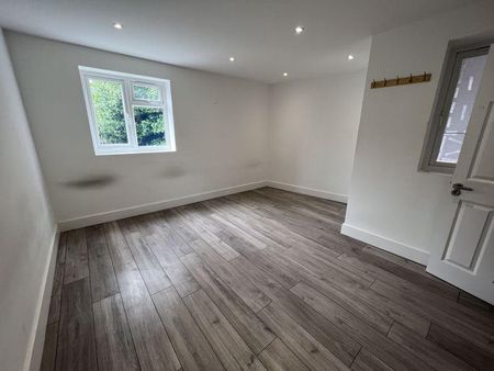 6 bedroom house to rent - Photo 4