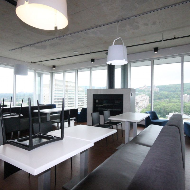 Condo meublé au cœur de Ville-Marie – vue, balcon et services premium - Photo 1