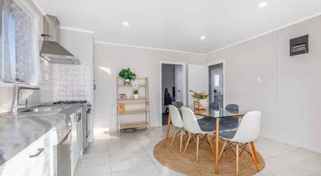 Family home near to porirua City and motorway - Photo 4