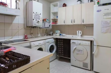 Avenida de los Toreros, Madrid, Community of Madrid 28028 - Foto 4