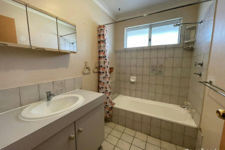 3x1 Australind close to schools - Photo 5