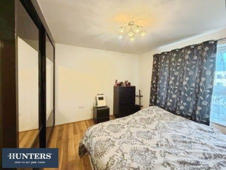 2 bedroom Flat To Let - Photo 2