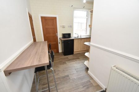 1 bedroom ground floor flat to rent - Photo 5