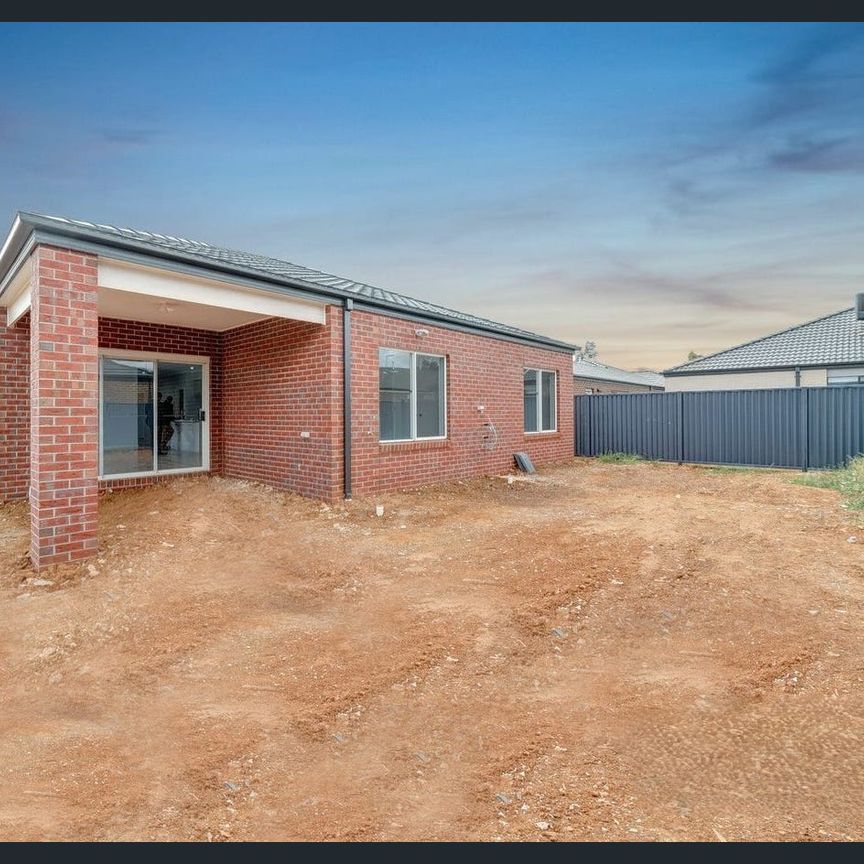 26 Wonnangatta Crescent, Weir Views, Vic 3338 - Photo 1