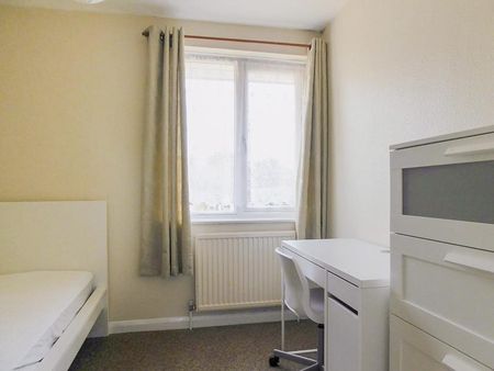 4 bedroom terraced house to rent - Photo 4