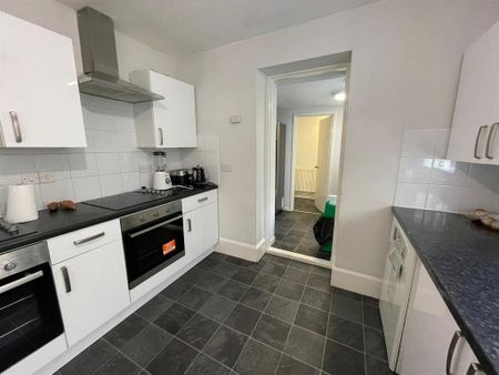 5 bedroom house to rent - Photo 3