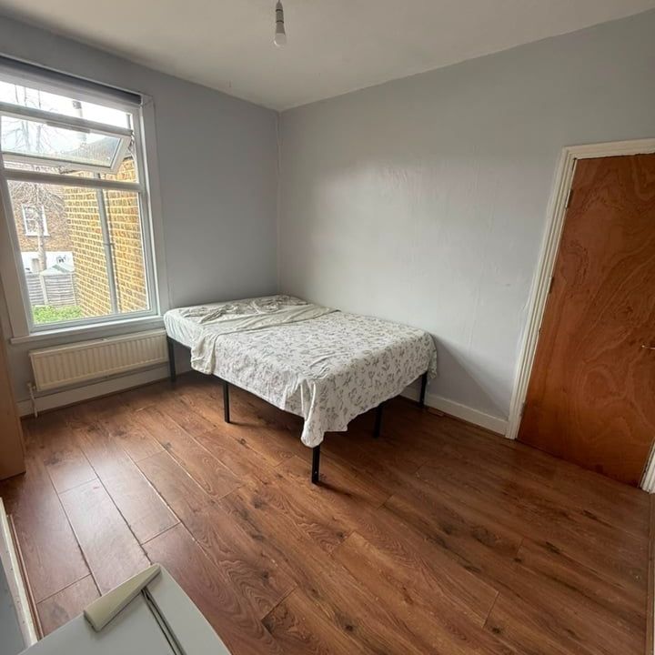 Room in a Shared House, Strode Road, N17 - Photo 1