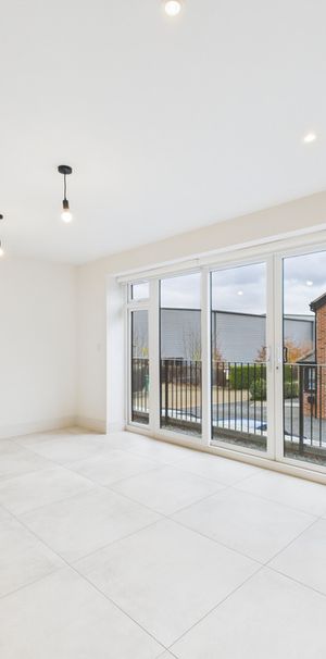 2 bed apartment to rent in Chapel Lane, High Wycombe, HP12 4BS - Photo 1