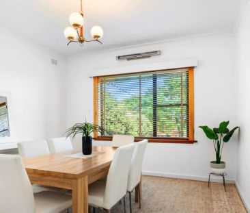 Charming 4-Bedrooms Family Home in Sought-After Beaumont - Photo 5