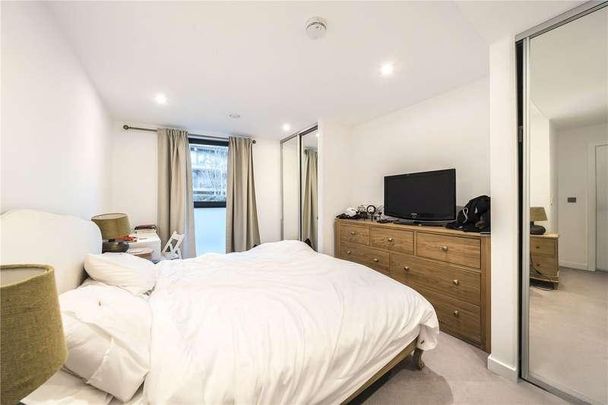 Hawthorne Crescent, Greenwich, SE10 - Photo 1