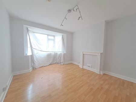 2 Bed Flat, Lyham Road, SW2 - Photo 3